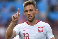 Tuyển thủ Ba Lan mất suất dự World Cup 2022 vì không chịu rời giải vô địch Nga
