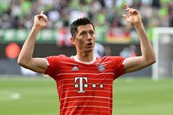 Barca đưa ra đề nghị thứ ba trị giá 50 triệu euro cho Lewandowski
