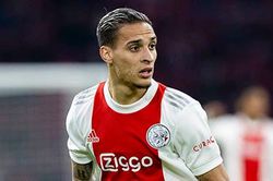 Man United sẽ đến Ajax để hoàn tất vụ mua Antony