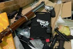 Công an TPHCM phát hiện kho vũ khí, hàng nóng cực lớn