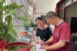 Người đàn ông 67 tuổi bỗng hóa trẻ lên 2, chiến thắng bệnh tật nhờ tình yêu của vợ