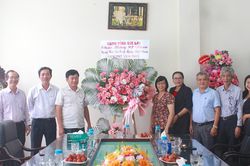 Phó Chủ tịch UBND tỉnh Nguyễn Thị Thanh Lịch thăm, chúc mừng các cơ quan báo chí