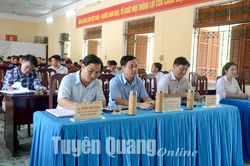 Đồng chí Phó Chủ tịch UBND tỉnh Nguyễn Thế Giang tiếp xúc cử tri tại huyện Lâm Bình