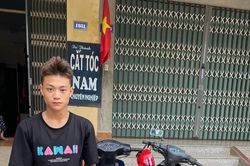 Xử lý thanh niên bỏ chạy 3 km, bốc đầu xe thách thức công an