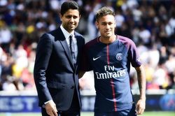 Chủ tịch PSG dằn mặt Neymar