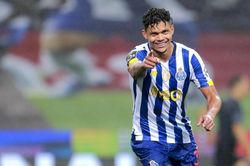 Chuyển nhượng MU 22/6: Mua sao Ajax 40 triệu. Trả 70 triệu mua 'bom tấn' từ Porto