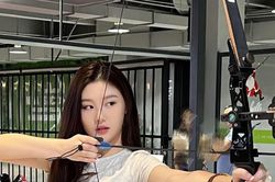 'Hot girl bắn cung' quá xinh đẹp, mặc kín đáo vẫn hút trọn ánh nhìn