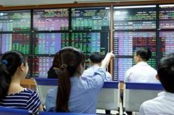 Nhóm chứng khoán dậy sóng, Vn-Index vẫn giảm hơn 3 điểm