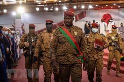 Chính quyền quân sự Burkina Faso đàm phán với Tổng thống bị lật đổ