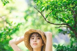 Gu thời trang của bạn gái Minamino