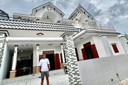 Dụng Quang Nho khoe 'biệt phủ' xây bằng tiền đi đá bóng