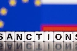 EU 'cấm cửa' lực lượng quan trọng của Nga, Mỹ khẳng định không giảm sức ép