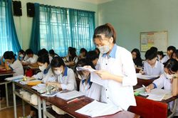 Tập trung ôn tập, rèn luyện kỹ năng cho học sinh lớp 12
