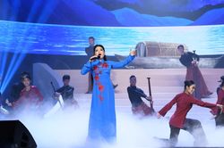 Ca sĩ Anh Thơ trải nhiều cung bậc cảm xúc qua livew show 'Thơ'