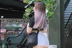 Mặc quần gym ngắn ra phố, nhiều chị em khiến người đi đường nóng mắt