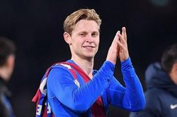 Tăng giá mua De Jong, Man United vẫn bị Barca lắc đầu