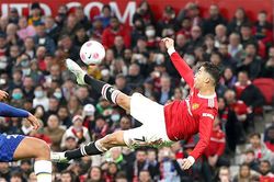 Ronaldo đối đầu Haaland làm nóng Ngoại hạng Anh