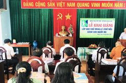 Gia Lai: 20 người khiếm thị tham gia học chữ Braille