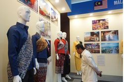 Triển lãm trang phục truyền thống các nước ASEAN