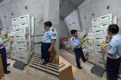 Tạm giữ 4.300 sản phẩm phân bón không được lưu hành tại Việt Nam