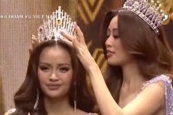 Đúng như dự đoán, Ngọc Châu xuất sắc đăng quang Hoa hậu Hoàn vũ Việt Nam 2022
