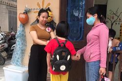 Cùng con đi về phía ánh sáng