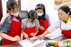 Ấm áp bữa cơm gia đình