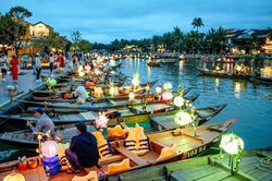Nghịch lý của ngành du lịch: Giá tour nội địa còn cao hơn tour quốc tế