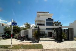 Người đàn ông nằm gục trên vũng máu trong biệt thự bốc cháy ở Nha Trang