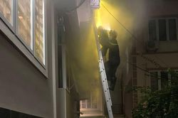 Hà Nội: Kịp thời giải cứu 4 người bị kẹt trong đám cháy