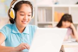 Những điều cha mẹ nên làm để giúp con vượt qua áp lực mùa thi