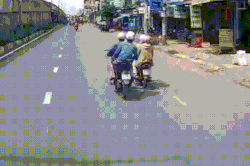 Người phụ nữ bị cướp giật khi đang đi trên đường