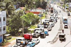 Sri Lanka đóng cửa trường học, kêu gọi làm việc tại nhà