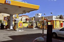 Điều gì khiến Israel trở thành một trong những quốc gia có giá xăng đắt đỏ nhất thế giới?