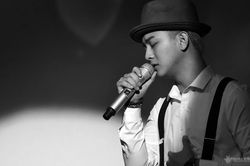 Sau 'Hoa nở không màu', Hoài Lâm chính thức 'đút túi' thêm MV 100 triệu view