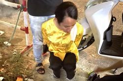 Để tóc dài, mặc quần áo bà ba đóng giả gái để bán ma túy