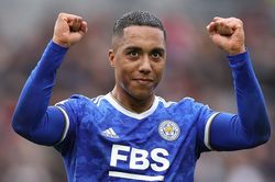 Chuyển nhượng 29/6: MU 'kết' sao Leicester. Chelsea tranh mua Raphinha với Barca