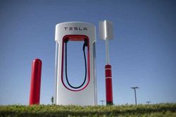 Tesla đóng cửa văn phòng ở San Mateo, sa thải 200 nhân viên