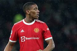 Anthony Martial: 'Cậu bé vàng' mãi không chịu lớn