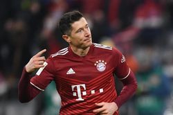 Thương vụ Lewandowski sang Barca gặp bế tắc