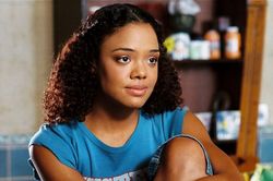 Tessa Thompson - mạnh mẽ và… thị phi