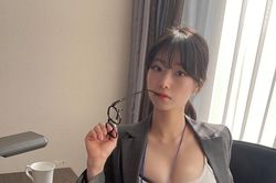 Diện đồ rách, hot girl công sở lộ điểm nhạy cảm nhìn phát ngượng