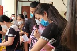 Trở lại Việt Nam sau 4 năm, Phạm Hương ghi điểm trong lòng người hâm mộ với việc làm này đây!