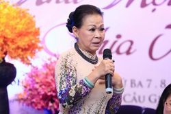 Khánh Ly hát 'Gia tài của mẹ', đơn vị tổ chức bị gọi giải trình