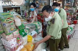Số vụ buôn lậu, gian lận thương mại, hàng giả giảm 22,4% so với cùng kỳ