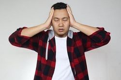 Bạn gái tôi 'bắt cá hai tay'