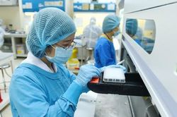 Sáng 30/6: Chưa quốc gia nào công bố coi COVID-19 là bệnh lưu hành; Viên bi sắt hoen gỉ 'lạc vào' hốc mũi bé trai 4 tuổi