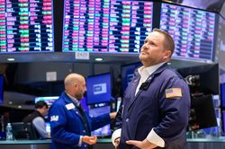 Chỉ số S&P 500 trải qua nửa đầu năm sụt giảm mạnh nhất kể từ năm 1970