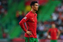 Bruno Fernandes không tin Man United bán Ronaldo