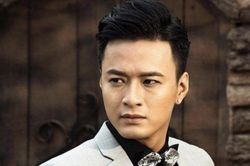 'Hồng Đăng có xin tôi đi nước ngoài nhưng tôi bận nên chưa ký'